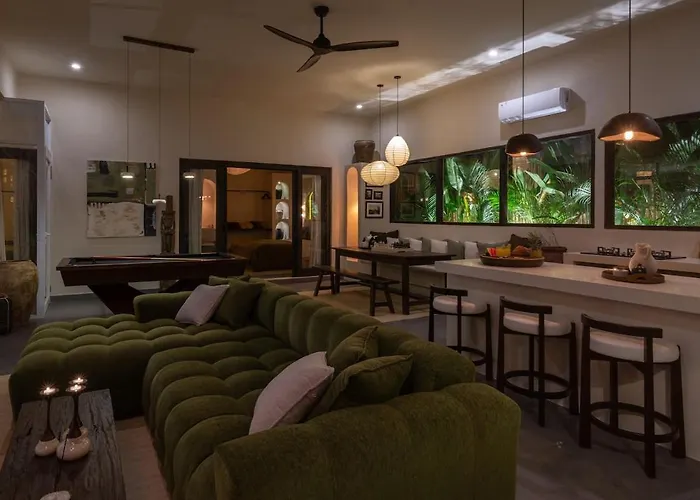 Ferienhaus The Jungle - Luxurious & Tropical Concept - 3br Canggu
