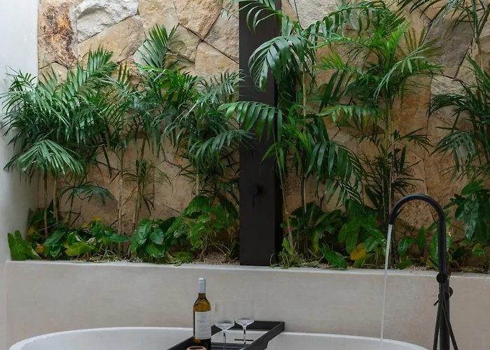 Ferienhaus The Jungle - Luxurious & Tropical Concept - 3br Canggu